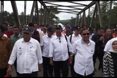 Menteri PUPR janji bangun kembali jembatan yang rusak