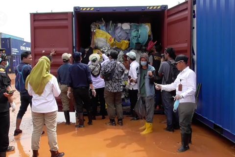 Pemkot Batam akan re-ekspor limbah plastik terkontaminasi B3