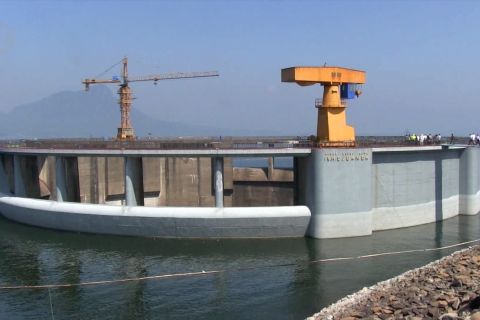 Waduk Jatilihur dikembangkan menjadi sejumlah destinasi wisata