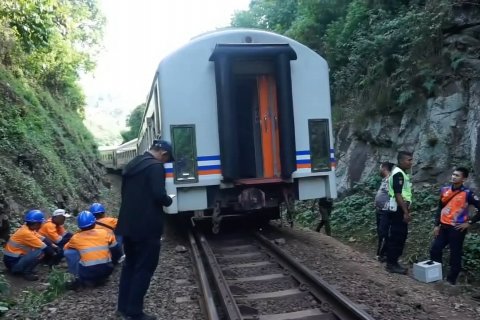 KA Serayu anjlok di KM 193 Nagreg