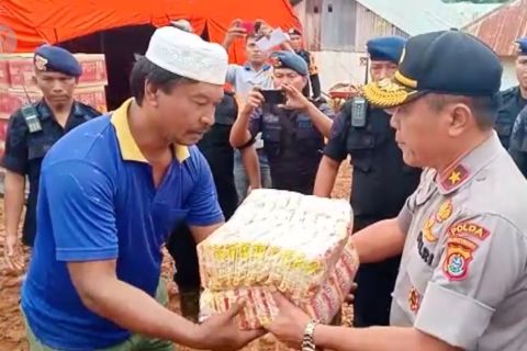 Kapolda Sultra salurkan bantuan ke daerah terpencil