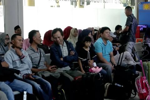 Pemudik di Bandara Minangkabau turun 33%