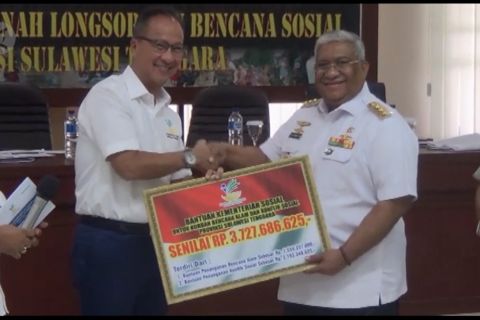 Mensos serahkan bantuan untuk korban banjir Konawe Utara dan konflik Buton