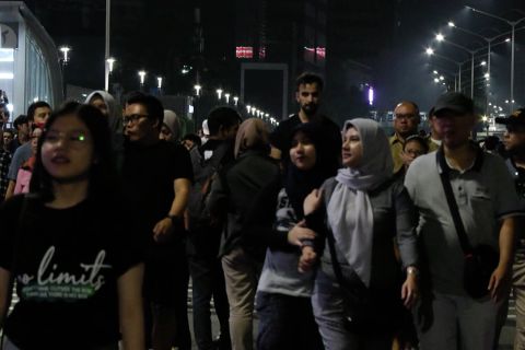 Warga tumpah ruah nikmati Jakarta Night Festival