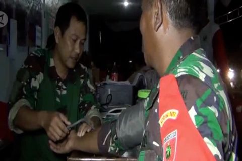Jaga stamina, relawan jalani pemeriksaan kesehatan
