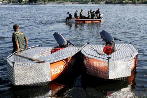 Uji coba rakit Kodam XIV Hasanuddin