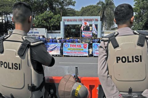 Demo buruh PT Krakatau Steel