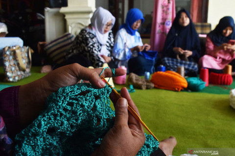 Pelatihan merajut di Madiun