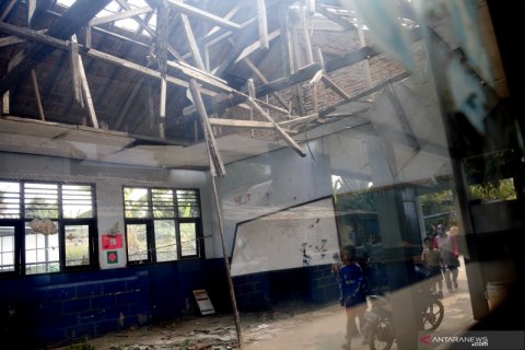 Bangunan kelas SD Negeri Citatah Jaya rusak termakan usia