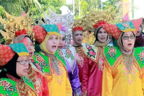 Bulan Bakti bernuansa adat Minang