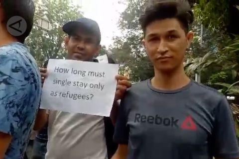 Para pencari suaka kembali demo UNHCR