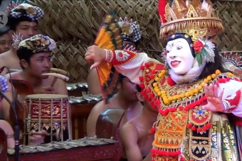 Seniman muda meriahkan pesta kesenian Bali