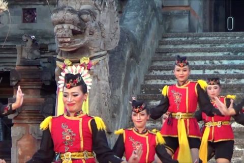 Tari Angguk asal Kulon Progo tampil meriah di Bali