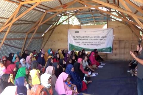 Bantuan bagi Ibu-ibu pelaku usaha mikro di Pasigala