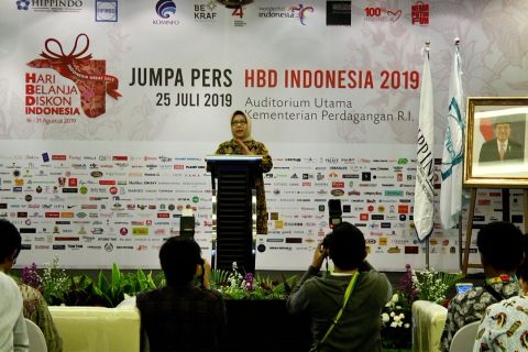 Sambut semarak diskon belanja di ultah Indonesia