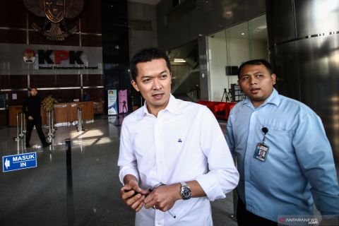 Mantan pebulu tangkis Taufik Hidayat diperiksa KPK