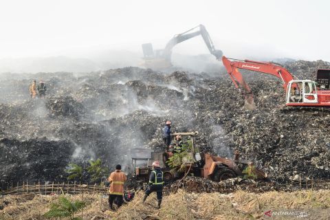 Kebakaran di TPA Burangkeng