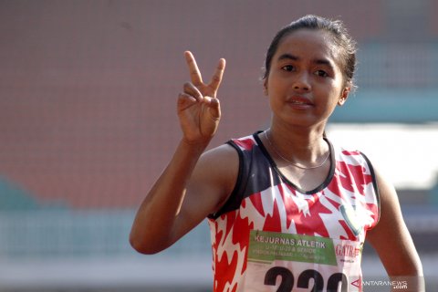 Tryaningsih raih emas lari 10.000 meter putri senior