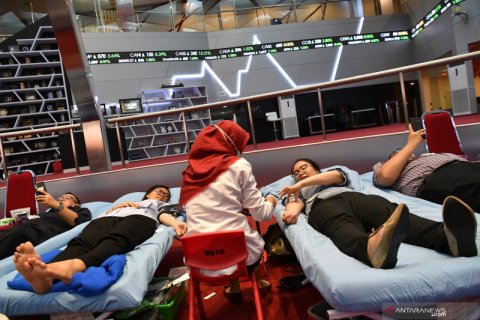 IHSG ditutup menguat ke posisi 6.204,2