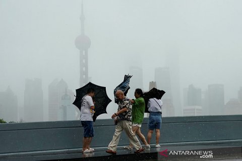 Topan Lekima menerjang China