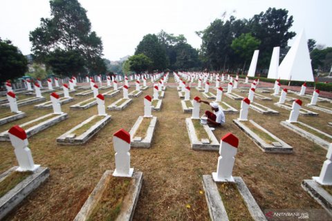 Percantik Taman Makam Pahlawan