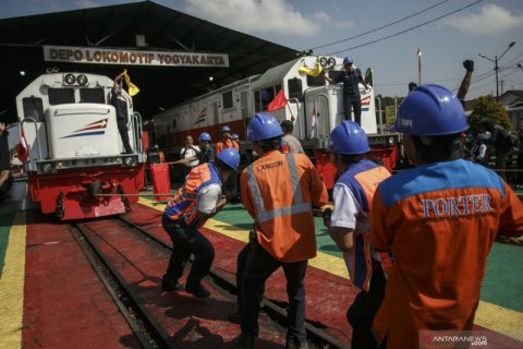 Lomba tarik lokomotif