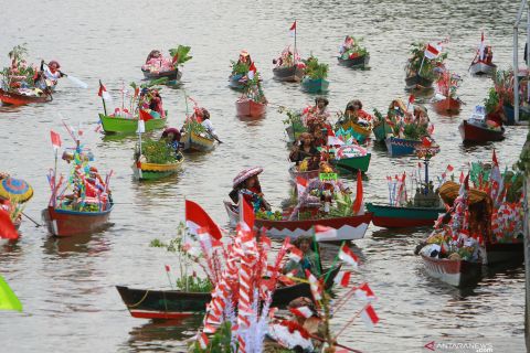 Festival wisata budaya pasar terapung