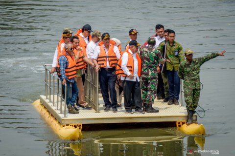 Menko Maritim tinjau program normalisasi Sungai Citarum