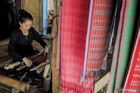 Tenun Baduy dipasarkan melalui medsos