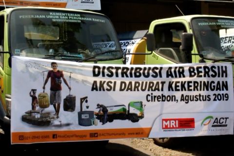 Tiga juta liter air bersih untuk 28 provinsi