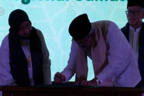 Menangkal Fintech  P2P Lending melalui jasa keuangan syariah