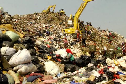 Mencegah TPST Bantargebang tutup pada 2021