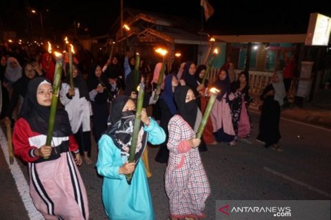 Pawai obor tahun baru Islam di Palu