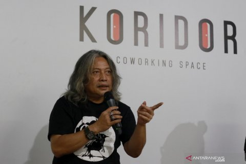 Bincang fotografi bersama Oscar Motuloh di pameran foto Sportacular