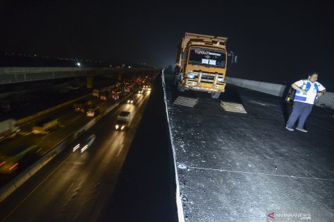 Uji beban tol Jakarta-Cikampek Elevated II