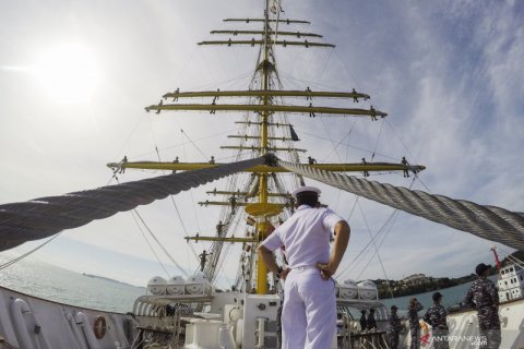 KRI Bima Suci tiba di Phuket