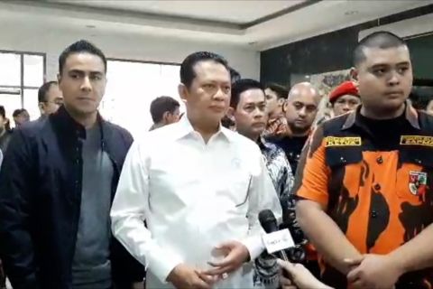 Ketua DPR  jenguk korban demonstrasi  DPR di RS Pelni