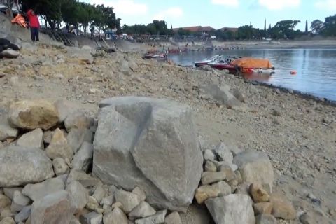 Kekeringan, pintu outflow Telaga Sarangan segera ditutup