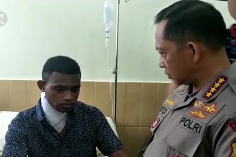 Kapolri beri Kenaikan Pangkat Luar Biasa 3 polisi terluka