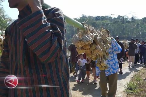 Menganyam keberagaman dalam bingkai tradisi budaya