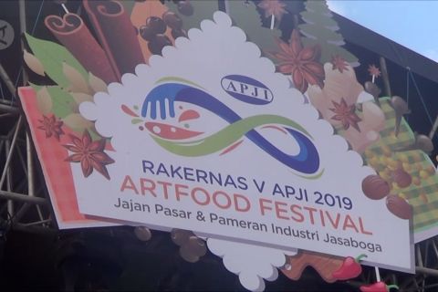 Mendongkrak jajanan dan kuliner Nusantara