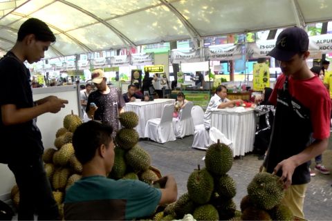 Omset pedagang meningkat di akhir pekan
