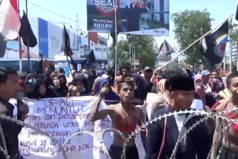 Ribuan mahasiswa Palu kembali beraksi