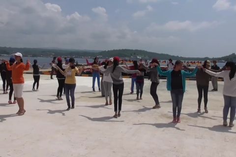 Ratusan siswa akan menari pada puncak Sail Nias