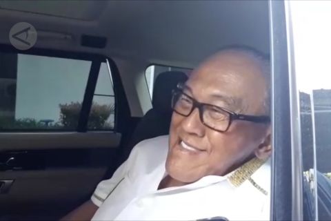 Aburizal Bakrie besuk Habibie di RSPAD Gatot Subroto