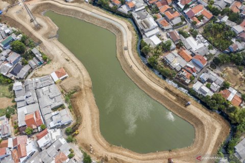 Naturalisasi waduk Kampung Rambutan