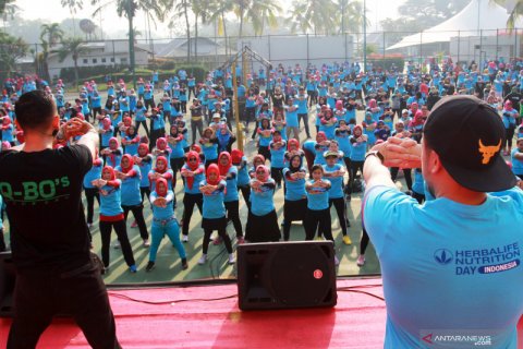 Kampanye Hidup Sehat dengan senam bersama