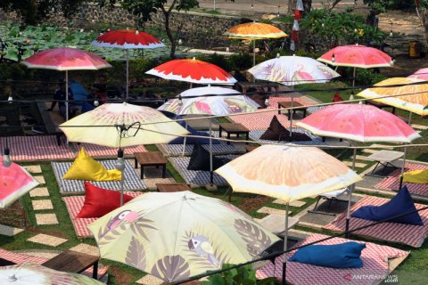 Wisata kuliner tepi danau