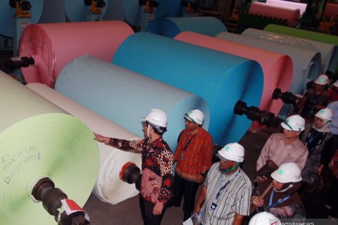 Delegasi INALAC kunjungi pabrik kertas