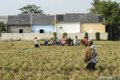 Pengendalian alih fungsi lahan sawah